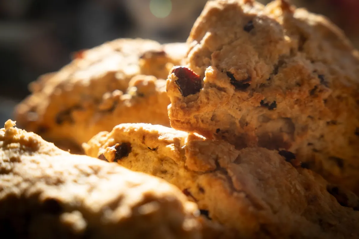 How to Eat a Devon Cream Tea Properly: Jam, Cream, and Common Mistakes